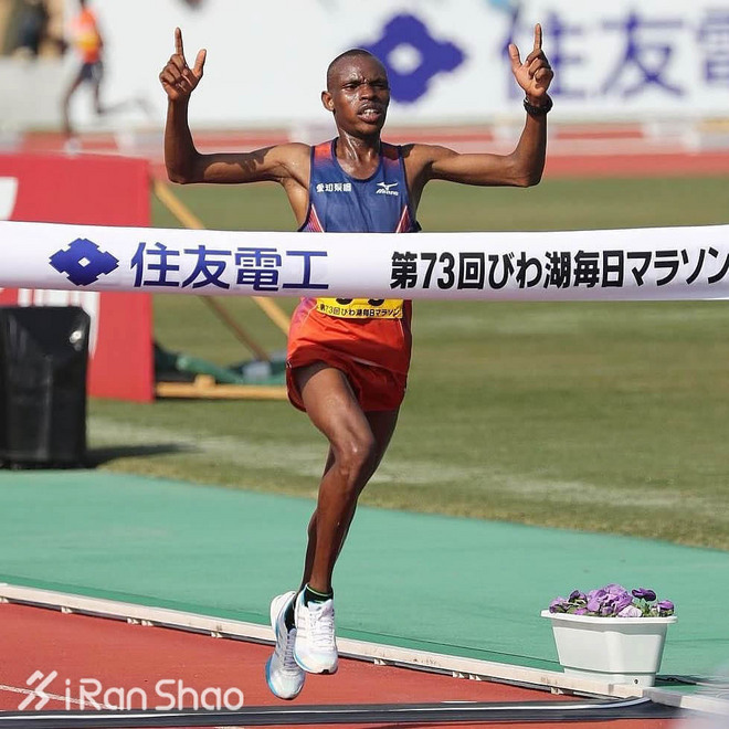 跑鞋战力榜 Vol.12 | 穿上Elite的莫法拉拿下伦敦半马 一双adidas意外上榜