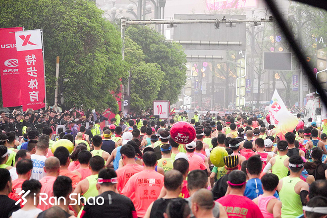 2018重庆马拉松 | 火锅味的赛道抵不过三万人的热情