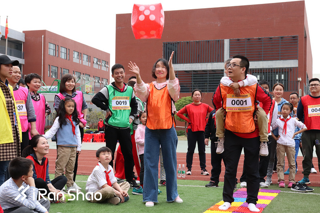2018武汉马拉松“跑步吧爸爸”顺利落幕