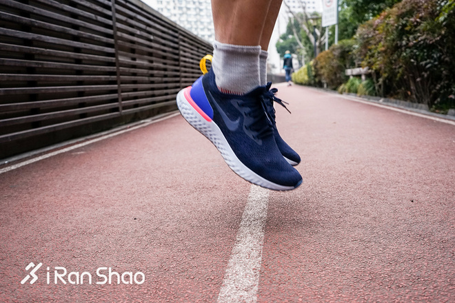 跑鞋 | 弹出新未来 Nike Epic React Flyknit跑鞋评测