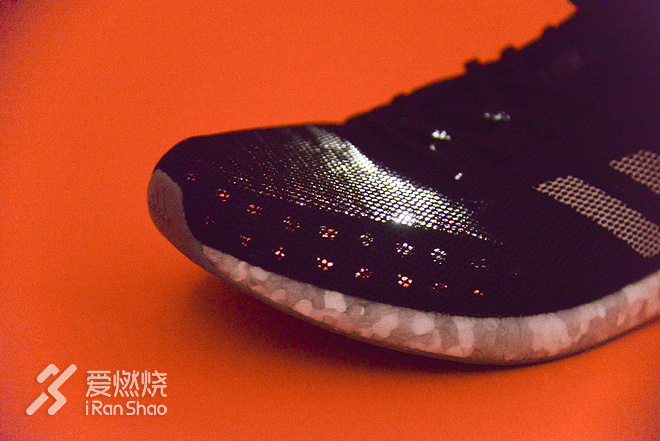 UNBOX | 新型boost材料出山，揭开adidas adizero SUB2的神秘面纱
