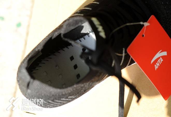 十年之约 轻弹取胜——安踏至氢跑鞋