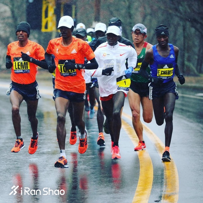 深度 | 恶劣天气中的第122届波士顿马拉松：林登梦想成真 川内优辉拉爆男子精英集团