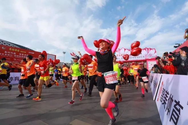 奔跑中国砥砺前行 2018昆马这场蓝天白云下的奔跑注定让人难忘