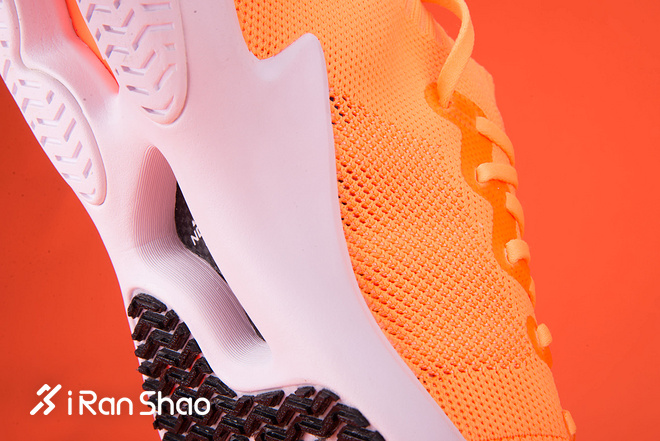 UNBOX |  一睹李宁千元级别跑鞋：李宁追风开箱视频