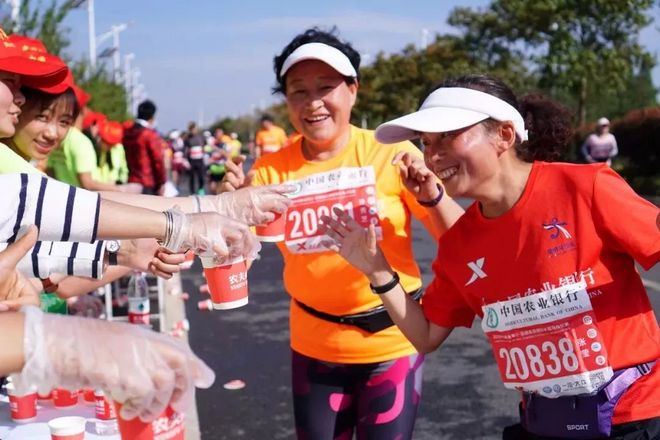 奔跑中国砥砺前行 2018昆马这场蓝天白云下的奔跑注定让人难忘