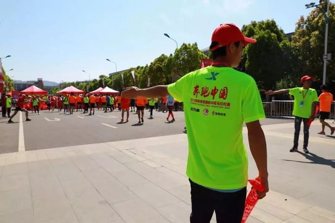 奔跑中国砥砺前行 2018昆马这场蓝天白云下的奔跑注定让人难忘