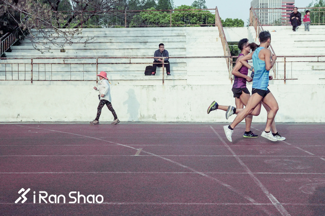 人物 | 铿锵三人行 牛跑大伦敦