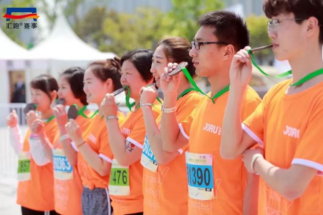 现场 | “魅力陶都，活力宜兴”！首届宜兴马拉松鸣枪开赛