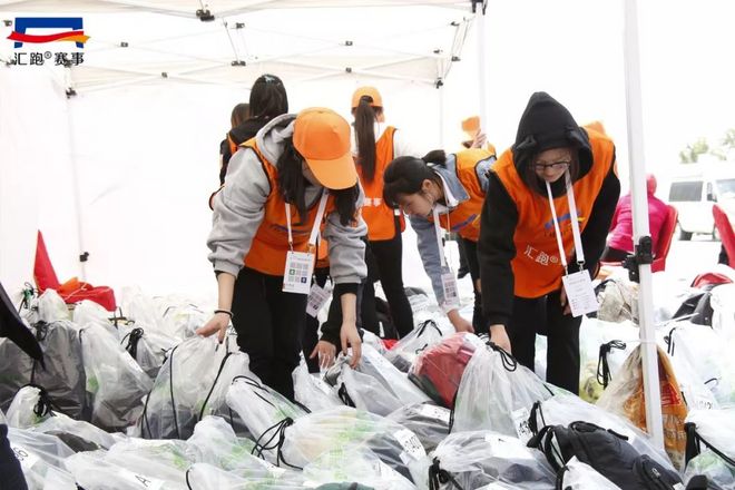 现场 | “魅力陶都，活力宜兴”！首届宜兴马拉松鸣枪开赛