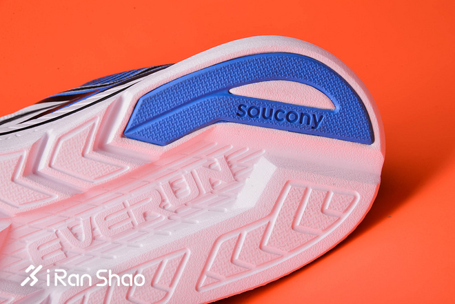 开箱 | Saucony Kinvara 9 极度轻量的训练跑鞋