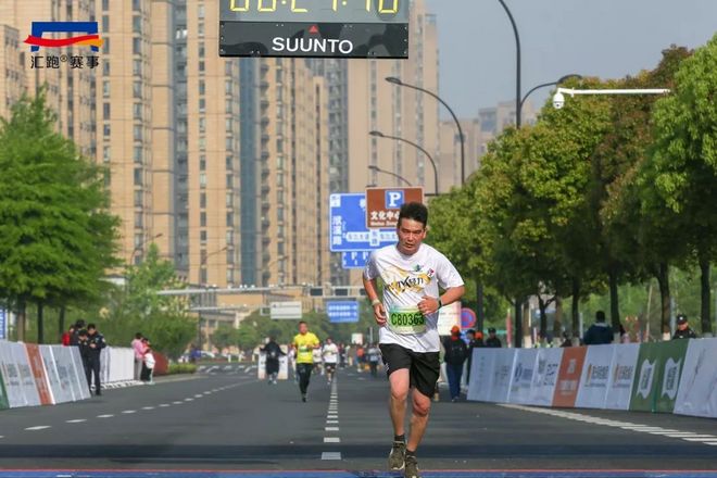 视频 | 宜马，不负春光！