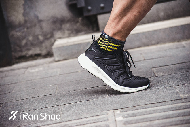 跑鞋 | 安踏A-FLASHFOAM跑鞋评测 鞋面升级奔跑更轻松