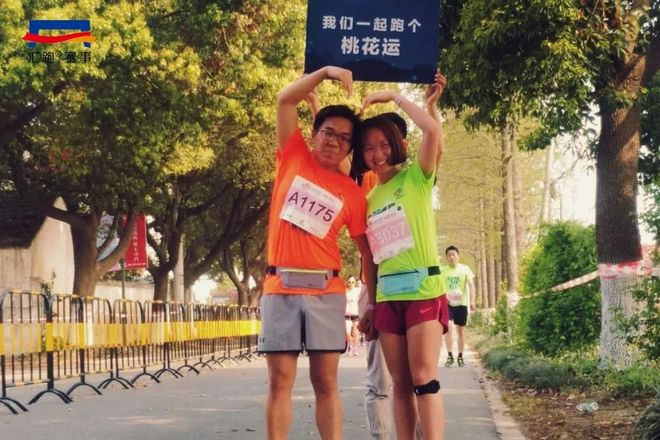 现场 | 共赴“桃花之约”，2018万科阳山半程马拉松鸣枪开赛