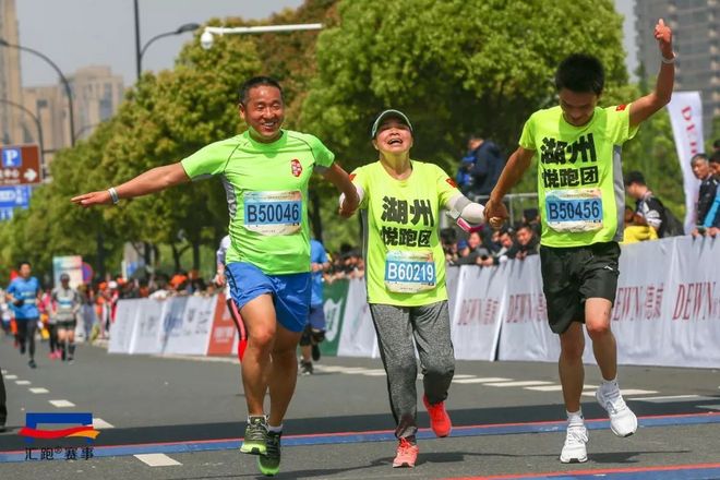 视频 | 宜马，不负春光！