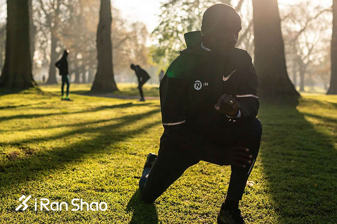 伦敦马拉松 | 世界纪录，女子精英和男子精英谁更接近？