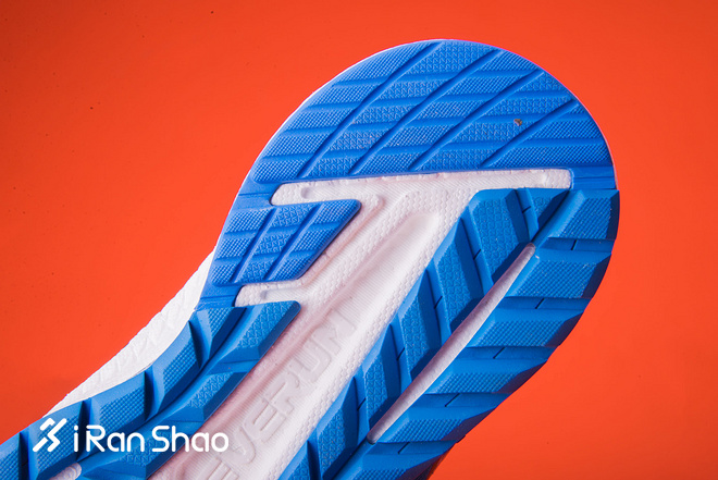 开箱 | Saucony Triumph ISO 4 顶级缓冲的入门跑鞋