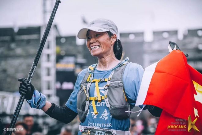 赛道速读 | 李子成锁定马拉松大满贯冠军 梁晶柴古逆转取胜