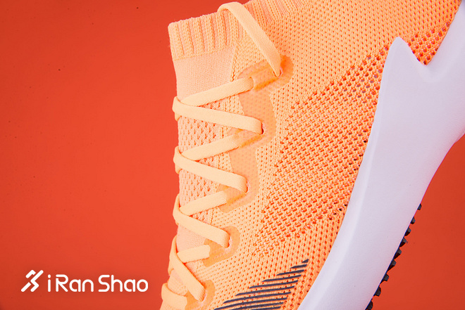 UNBOX |  一睹李宁千元级别跑鞋：李宁追风开箱视频