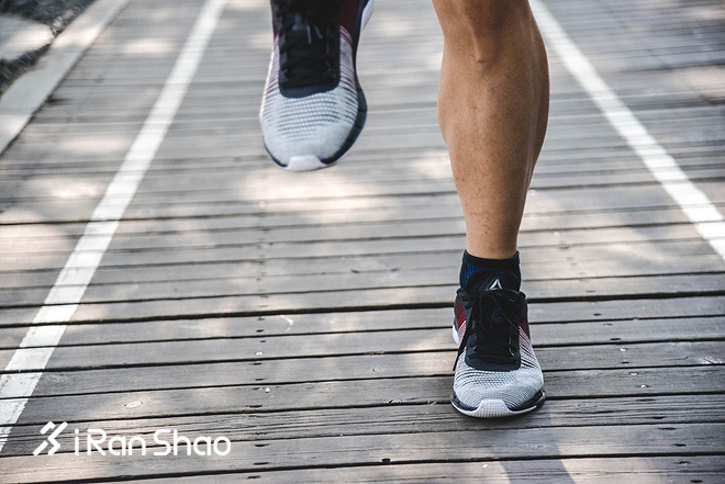 跑鞋 | Reebok FAST FLEXWEAVE™评测 出色鞋面给跑步带来更多可能