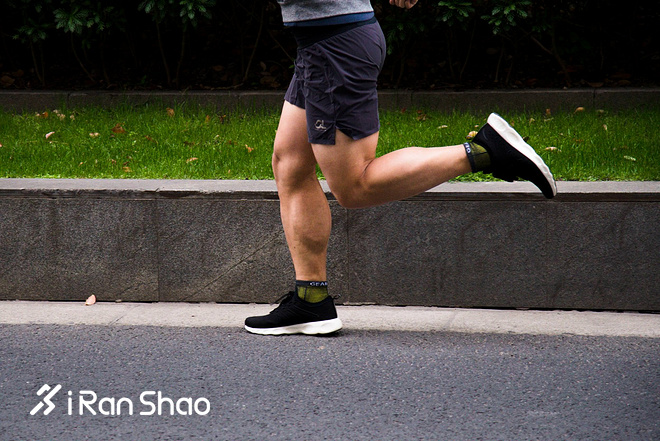 跑鞋 | 安踏A-FLASHFOAM跑鞋评测 鞋面升级奔跑更轻松