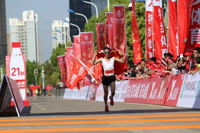 奔跑中国砥砺前行 2018昆马这场蓝天白云下的奔跑注定让人难忘