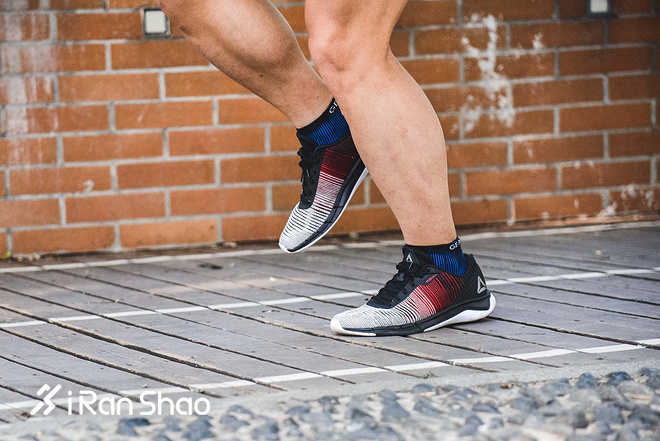 跑鞋 | Reebok FAST FLEXWEAVE™评测 出色鞋面给跑步带来更多可能
