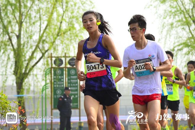 赛道速读 | 横店马黑人跑错路 李子成再拿高奖金赛事冠军