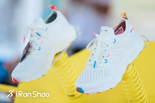 无关输赢、肆放青春——安踏携手The Color Run用颜色演绎缤纷乐趣！