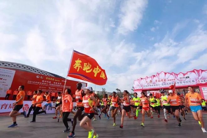 奔跑中国砥砺前行 2018昆马这场蓝天白云下的奔跑注定让人难忘