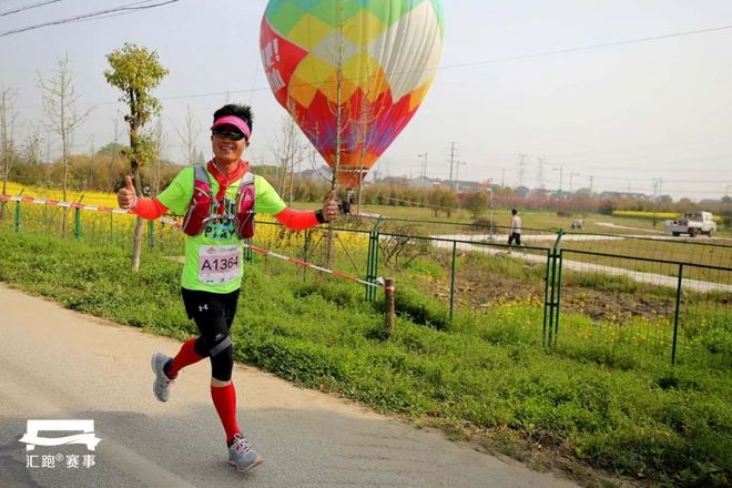 现场 | 共赴“桃花之约”，2018万科阳山半程马拉松鸣枪开赛