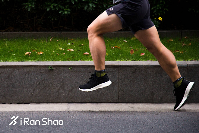 跑鞋 | 安踏A-FLASHFOAM跑鞋评测 鞋面升级奔跑更轻松