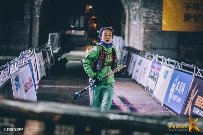 赛道速读 | 李子成锁定马拉松大满贯冠军 梁晶柴古逆转取胜