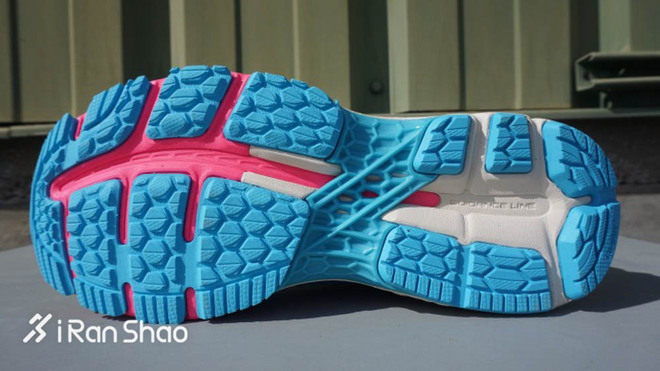 一周新鲜装备资讯 | 耐克又出了一款React跑鞋 亚瑟士的Kayano来到25代