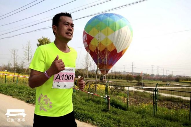 现场 | 共赴“桃花之约”，2018万科阳山半程马拉松鸣枪开赛