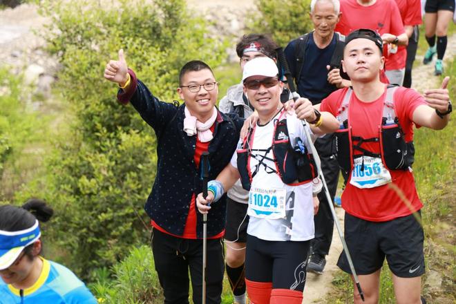 首届莲都100越野赛在古堰画乡开跑