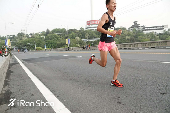 2018武汉马拉松 | 道不尽的城 跑不完的马