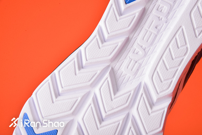 开箱 | Saucony Kinvara 9 极度轻量的训练跑鞋