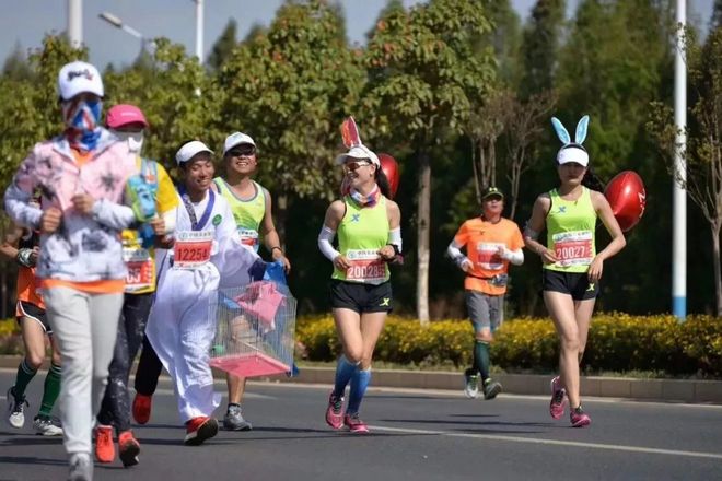 奔跑中国砥砺前行 2018昆马这场蓝天白云下的奔跑注定让人难忘
