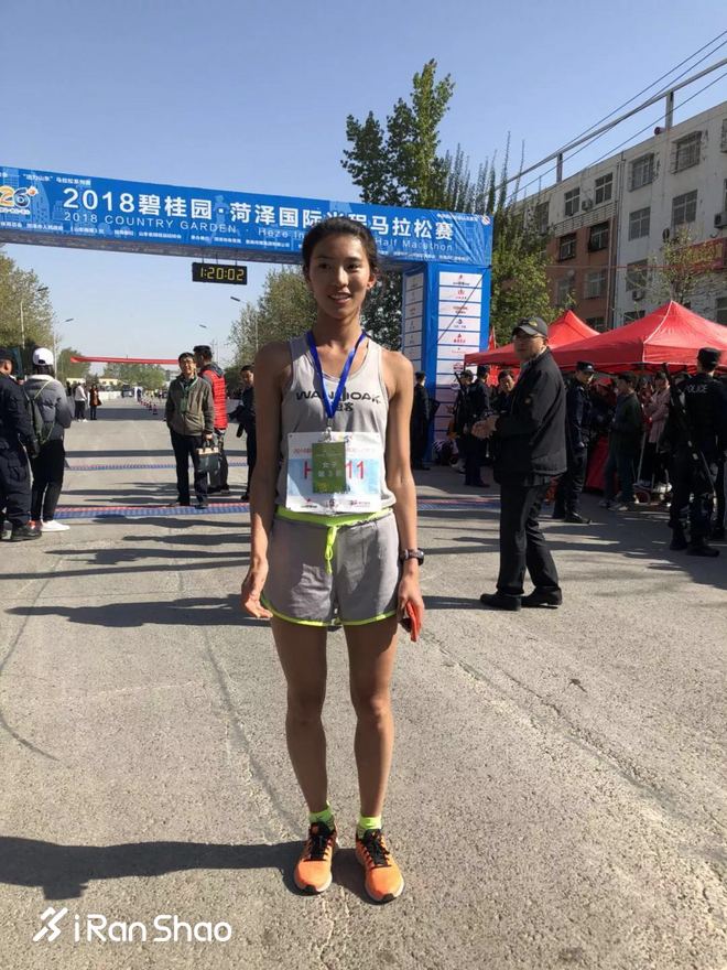 赛道速读 | 新人柏林半马跑进59分 焦安静轻松斩获菏泽半马国内冠军
