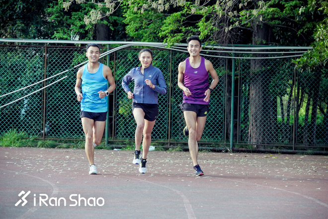 人物 | 铿锵三人行 牛跑大伦敦