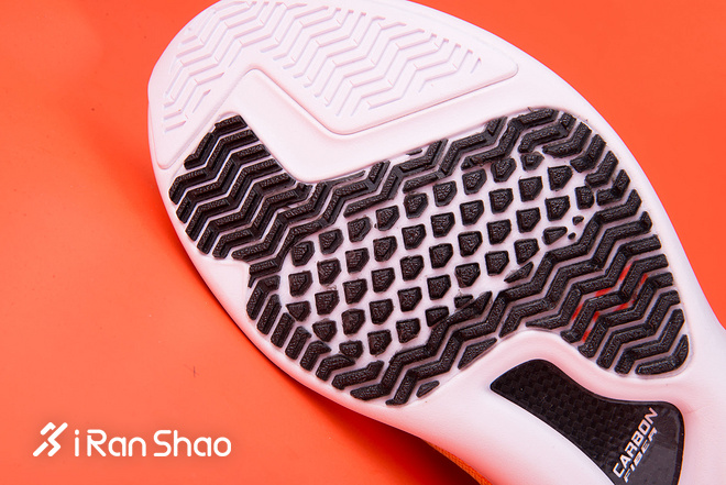 UNBOX |  一睹李宁千元级别跑鞋：李宁追风开箱视频