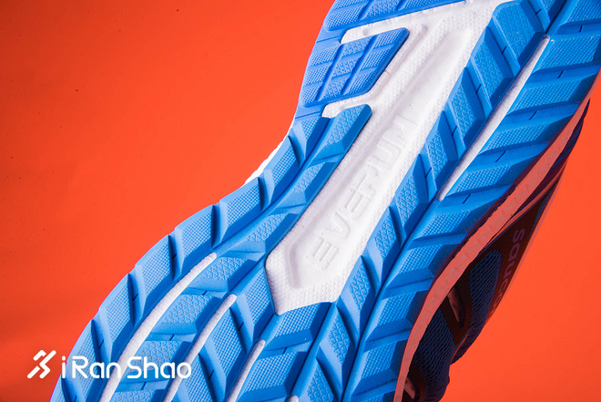 开箱 | Saucony Triumph ISO 4 顶级缓冲的入门跑鞋