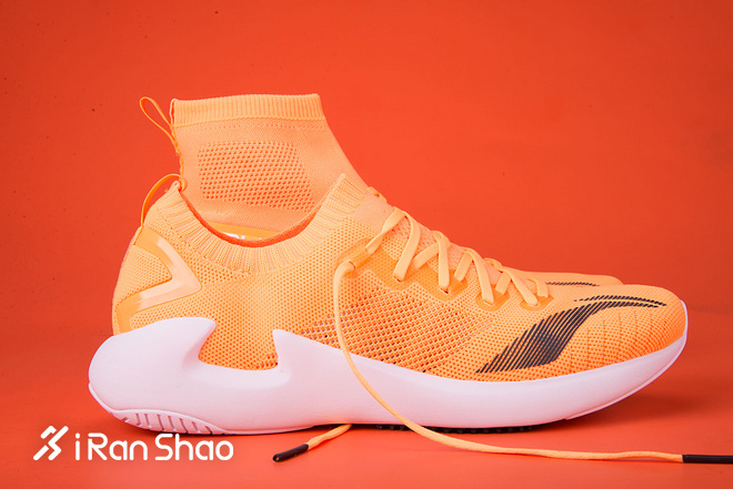 UNBOX |  一睹李宁千元级别跑鞋：李宁追风开箱视频