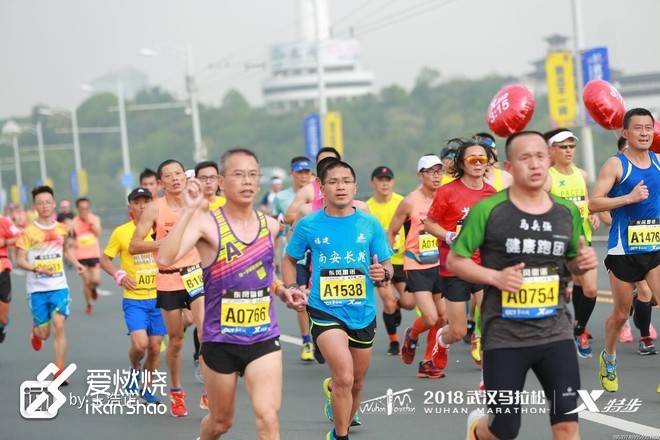 人声鼎沸汉马路 烟波浩渺东湖情——2018武汉马拉松后记