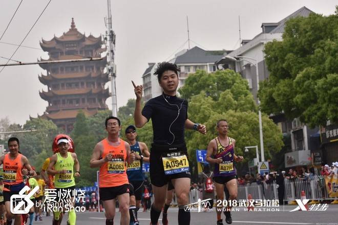 人声鼎沸汉马路 烟波浩渺东湖情——2018武汉马拉松后记