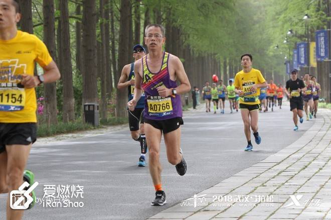 人声鼎沸汉马路 烟波浩渺东湖情——2018武汉马拉松后记