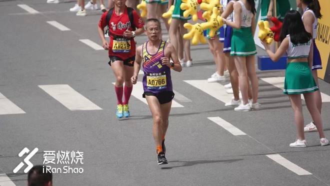 人声鼎沸汉马路 烟波浩渺东湖情——2018武汉马拉松后记