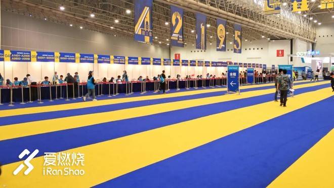 连接百年的奔跑，燃到炸的热血江城 ——FLY IN 大武汉