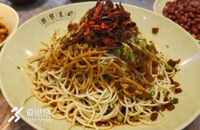 连接百年的奔跑，燃到炸的热血江城 ——FLY IN 大武汉